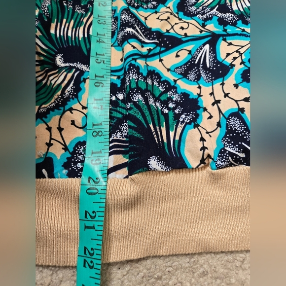 NEEDLE POINT Cream Cardigan With Vinrant Teal Back And Elbow Patches. Size Small - Picture 10 of 10